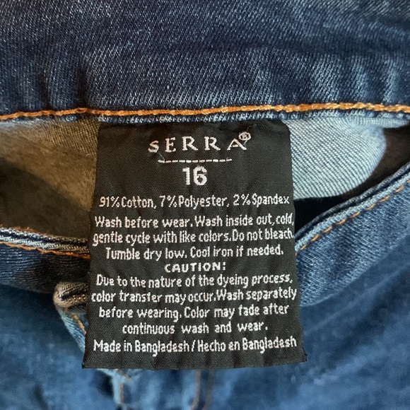 *3/$10* Serra blue stretch jean shorts - 16 - Picture 4 of 4
